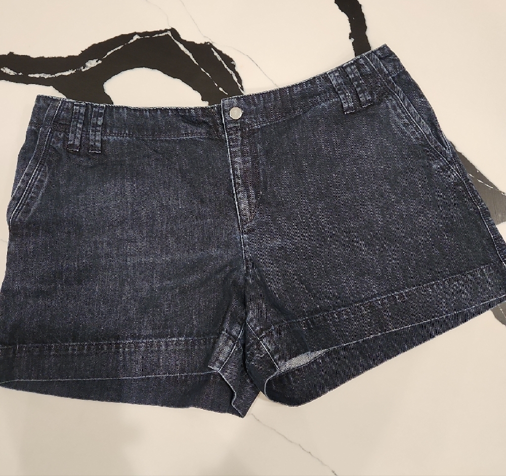 LOFT Women's Blue Jean Shorts with Relaxed Fit Sz 14